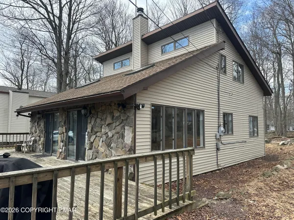 $2,150 | 7272 Long Pine Drive, Tobyhanna, PA 18466