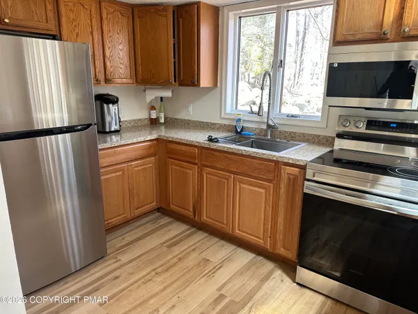 $2,150 | 7272 Long Pine Drive, Tobyhanna, PA 18466