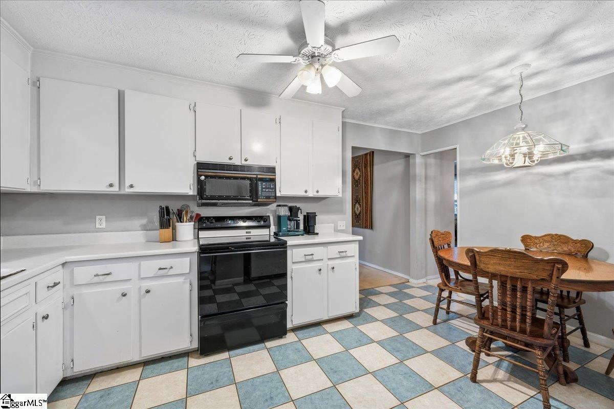 101 Ryan Street Taylors, SC 29687 - Photo 3 of 31