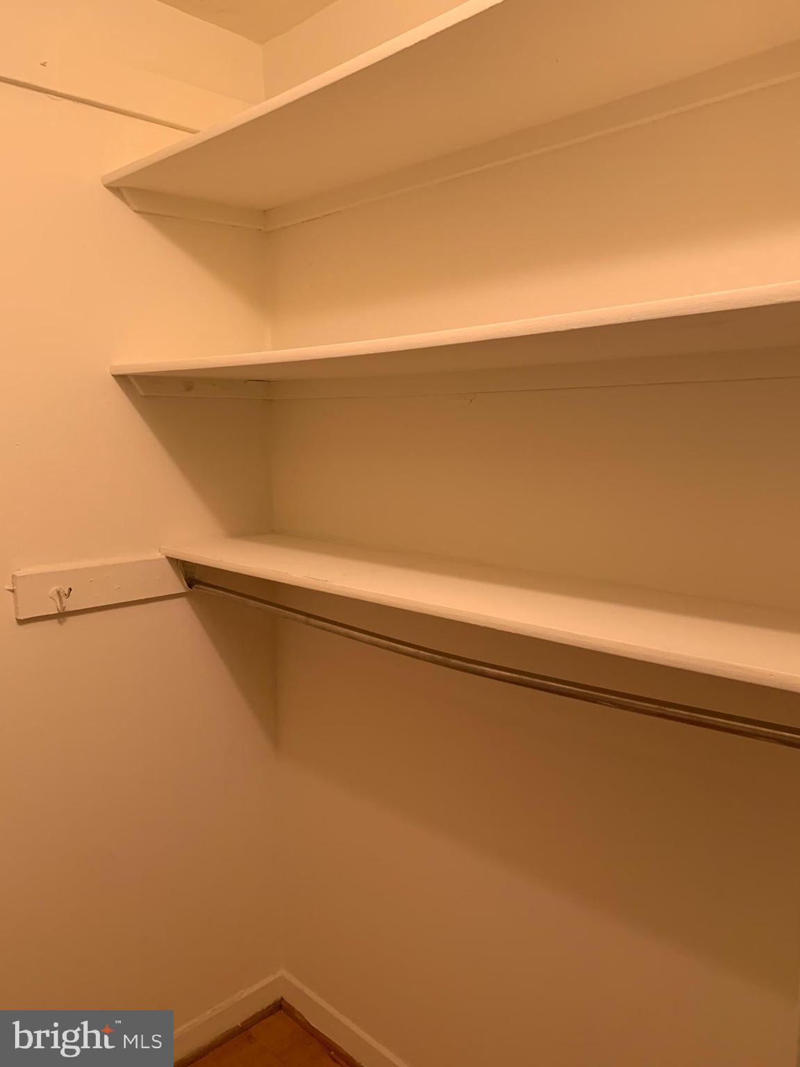 224-30 West Rittenhouse Square, Unit 2004 Philadelphia, PA 19103 - Photo 8 of 18 a close up of a shower