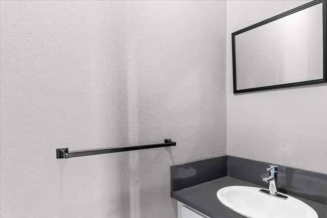 $1,100,000 | 22090 Arburua Road, Los Banos, CA 93635