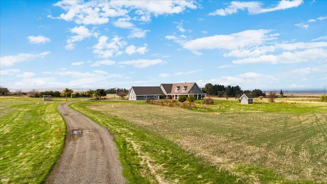 $1,100,000 | 22090 Arburua Road, Los Banos, CA 93635
