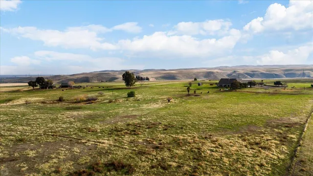 $1,100,000 | 22090 Arburua Road, Los Banos, CA 93635