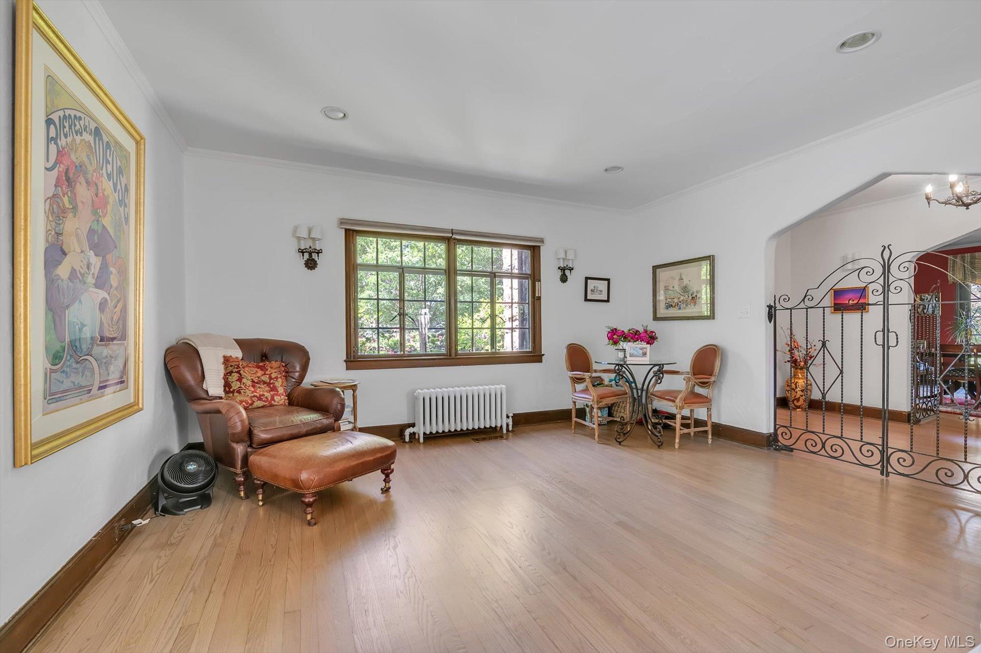 68 Beverly Road Great Neck, NY 11021 - Photo 5 of 39