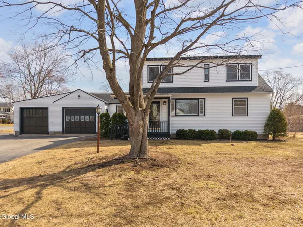 $339,999 | 6 Woodside Avenue, Moreau, NY 12803