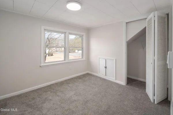 $339,999 | 6 Woodside Avenue, Moreau, NY 12803