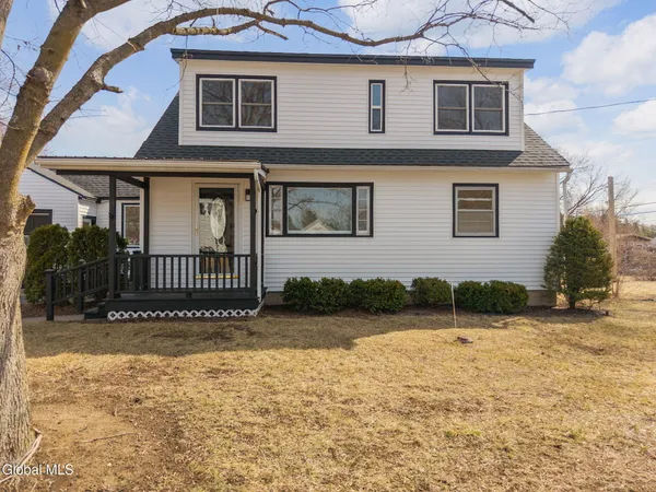 $339,999 | 6 Woodside Avenue, Moreau, NY 12803