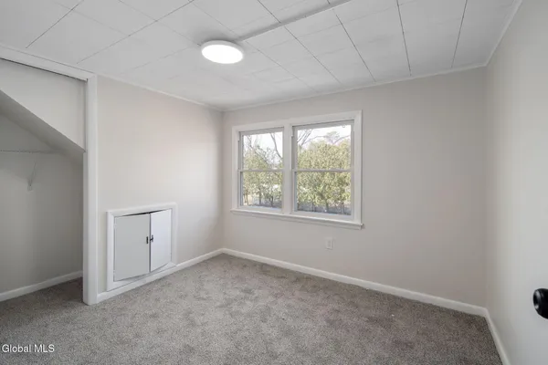 $339,999 | 6 Woodside Avenue, Moreau, NY 12803