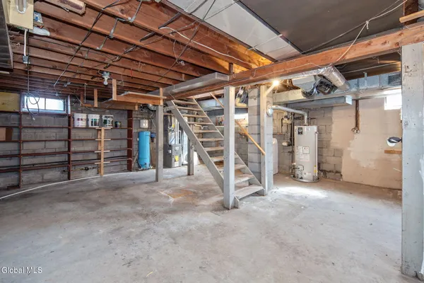 $339,999 | 6 Woodside Avenue, Moreau, NY 12803