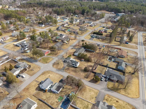 $339,999 | 6 Woodside Avenue, Moreau, NY 12803