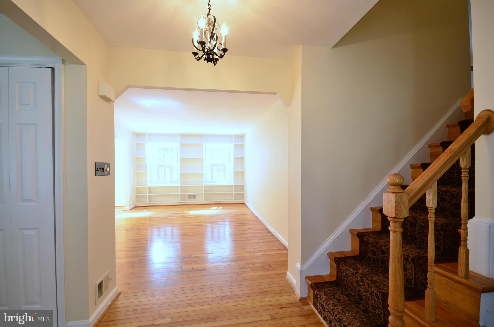 8620 Atwell Road Potomac, MD 20854 - Photo 2 of 30 Interior (General)