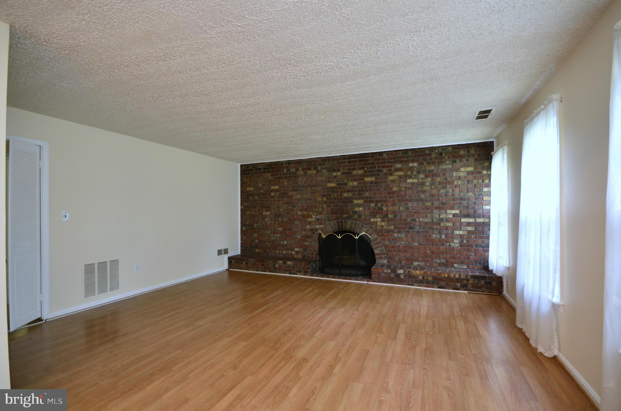 8620 Atwell Road Potomac, MD 20854 - Photo 12 of 30 Family Room