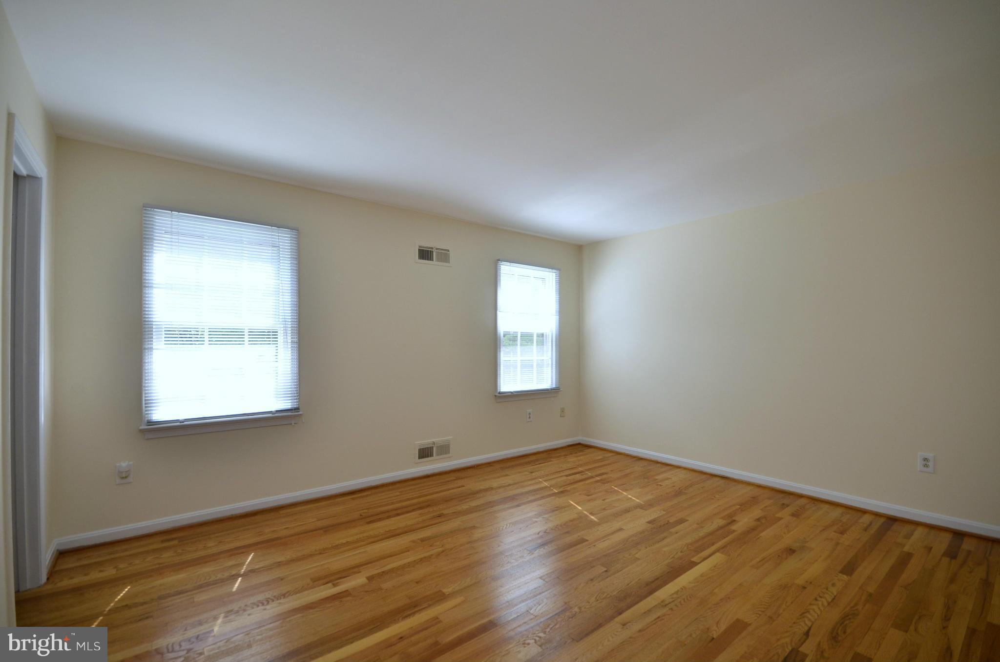 8620 Atwell Road Potomac, MD 20854 - Photo 20 of 30 Bedroom (Master)