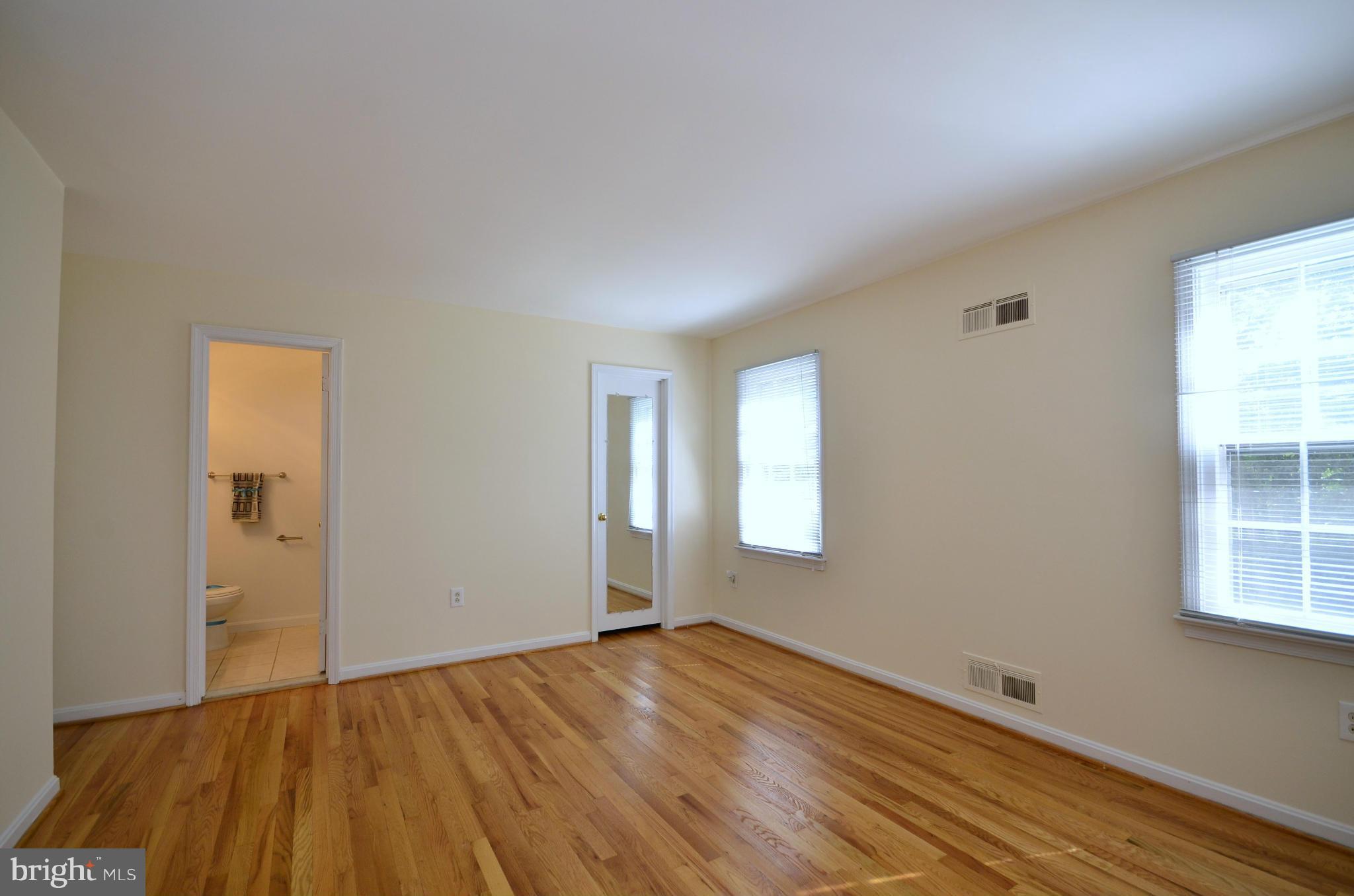 8620 Atwell Road Potomac, MD 20854 - Photo 21 of 30 Bedroom (Master)