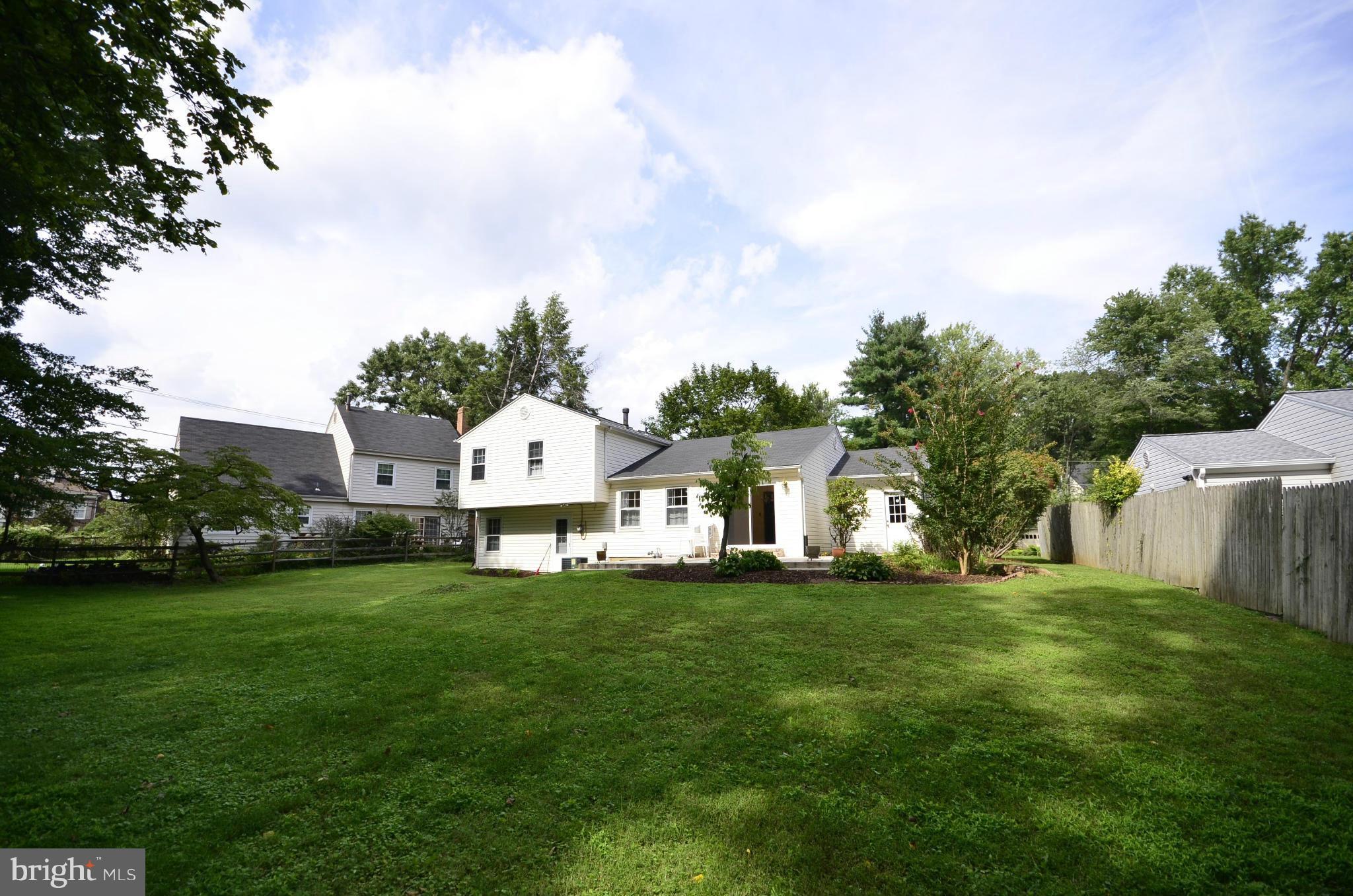 8620 Atwell Road Potomac, MD 20854 - Photo 27 of 30 Exterior (Rear)