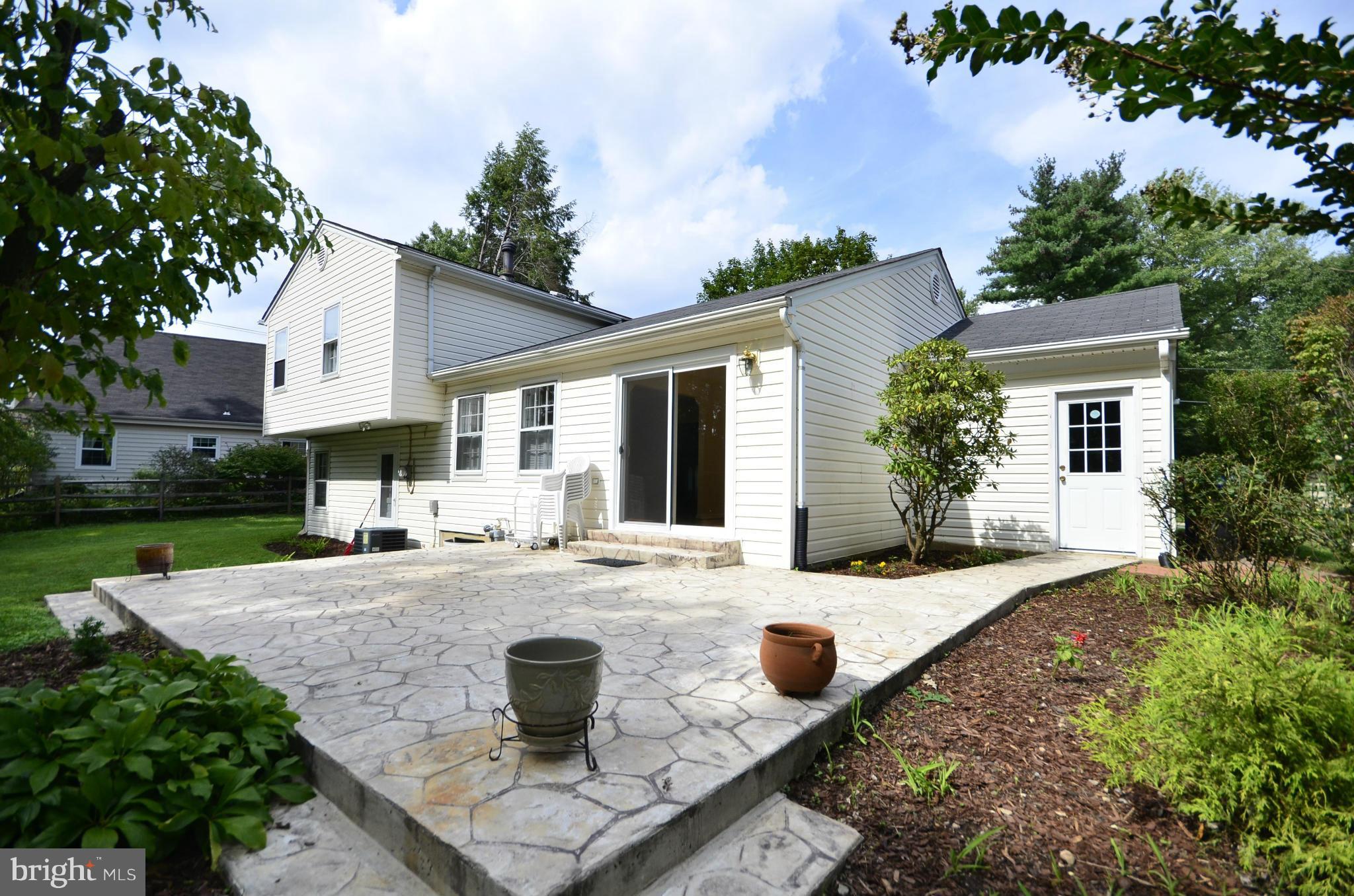 8620 Atwell Road Potomac, MD 20854 - Photo 28 of 30 Exterior (Rear)