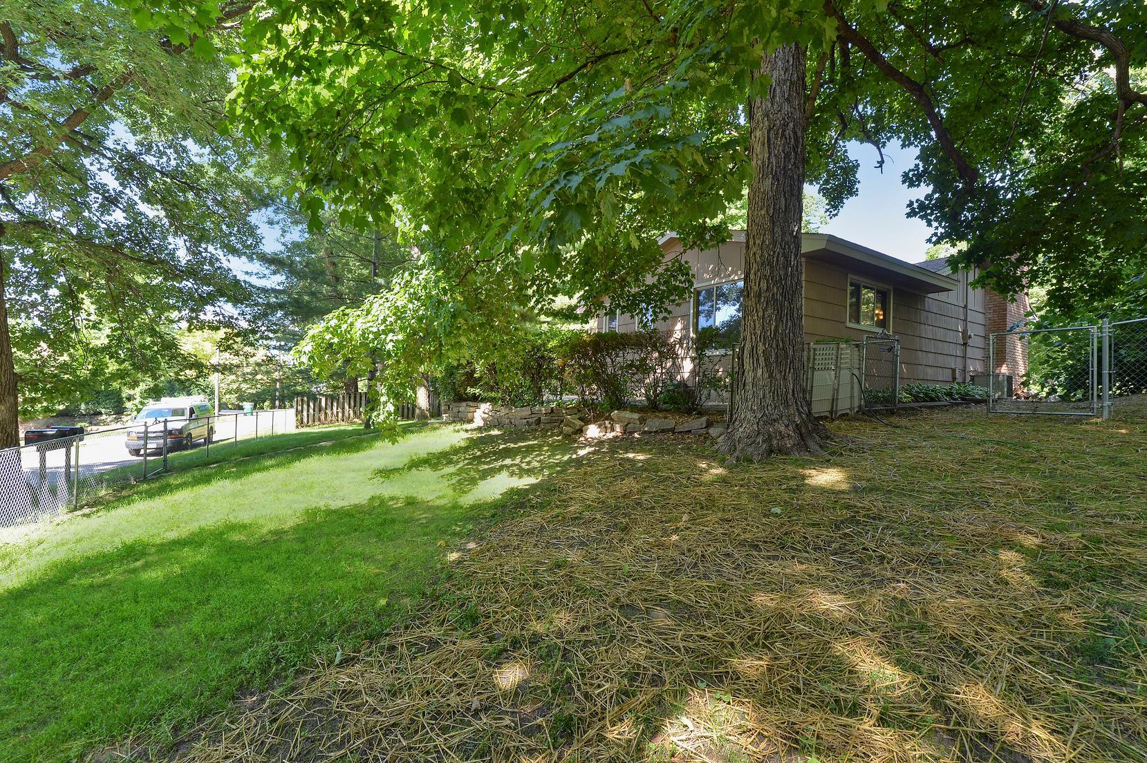 1347 Rest Point Circle Orono, MN 55364 - Photo 20 of 23 Gallery Image 20