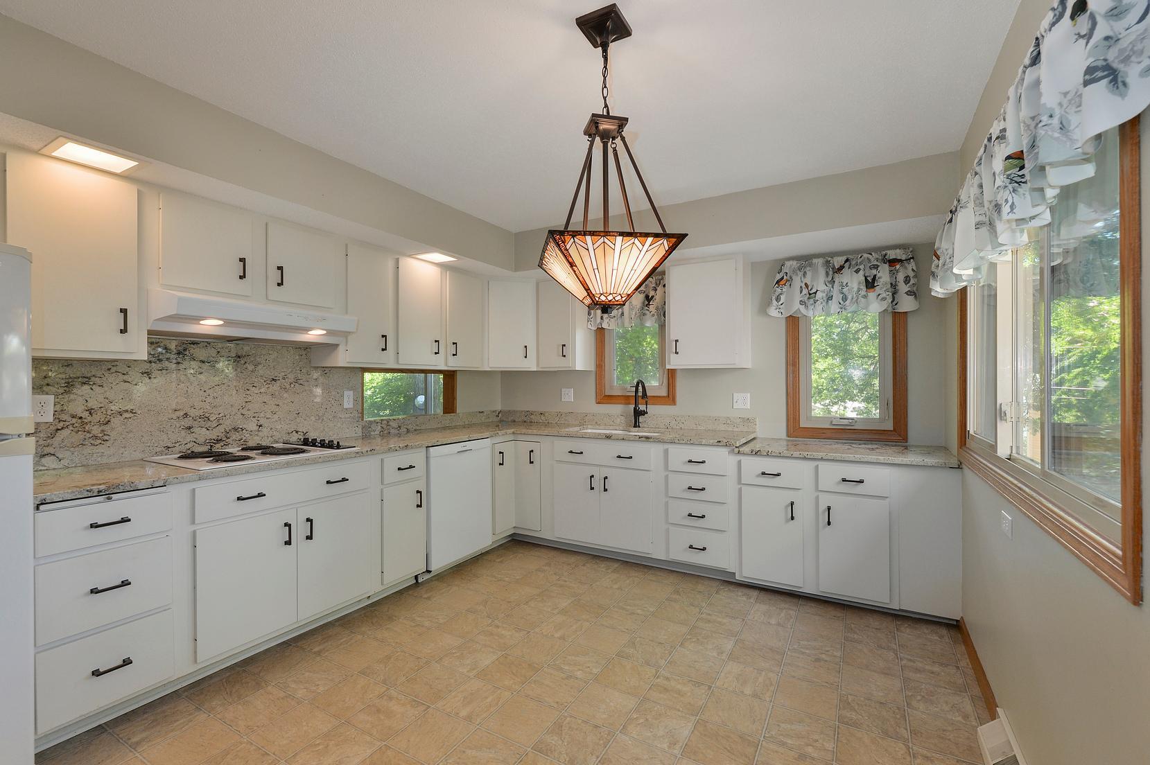 1347 Rest Point Circle Orono, MN 55364 - Photo 5 of 23 Gallery Image 5
