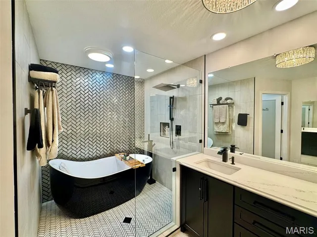 $479,000 | 213 West Wood Street, Shelbina, MO 63468