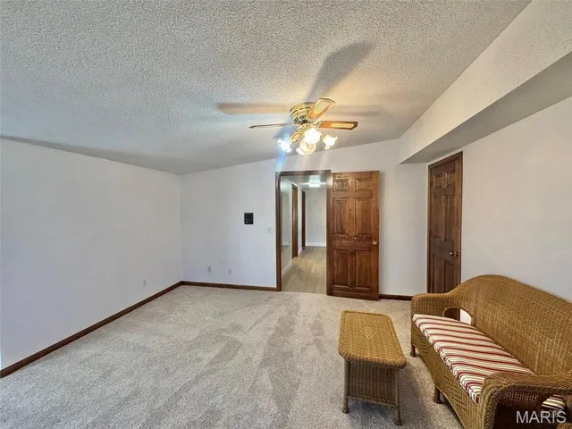 $479,000 | 213 West Wood Street, Shelbina, MO 63468