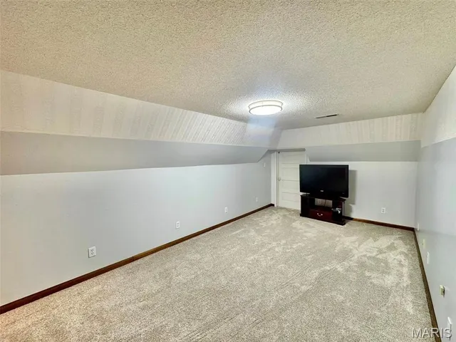 $479,000 | 213 West Wood Street, Shelbina, MO 63468