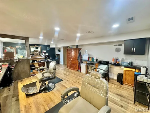 $459,000 | 213 West Wood Street, Shelbina, MO 63468