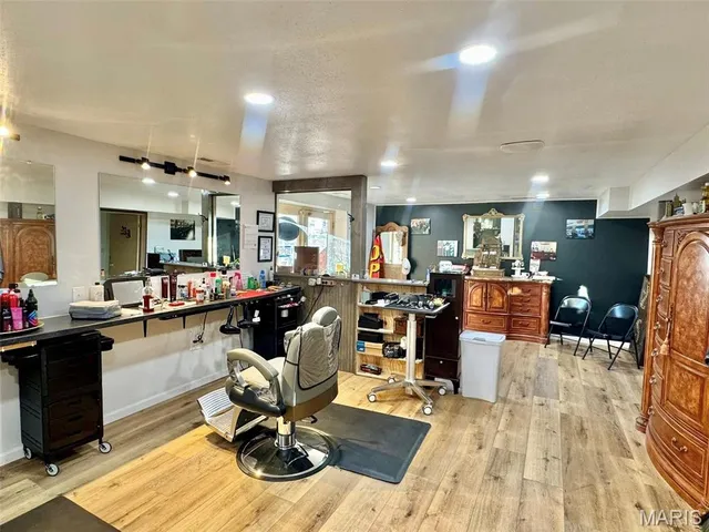 $479,000 | 213 West Wood Street, Shelbina, MO 63468