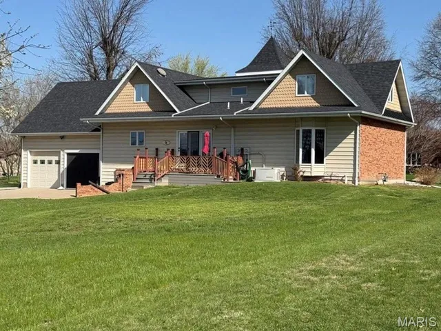 $479,000 | 213 West Wood Street, Shelbina, MO 63468