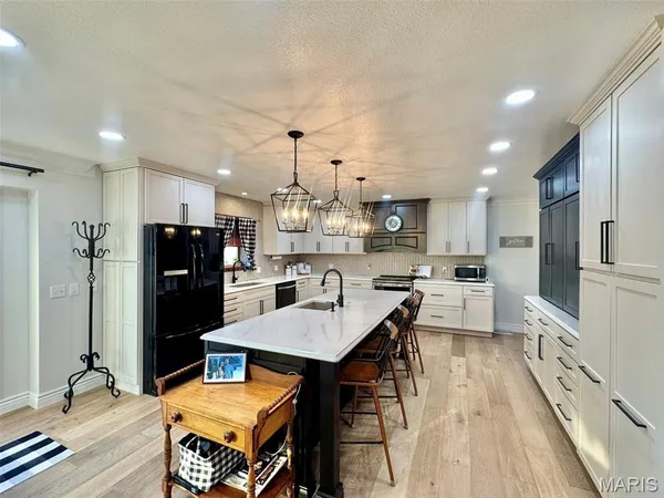 $459,000 | 213 West Wood Street, Shelbina, MO 63468