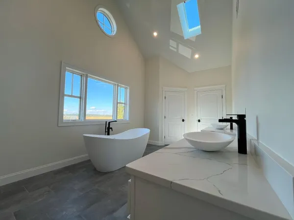 $2,495,000 | 49 Seaveys Landing Road, Scarborough, ME 04074