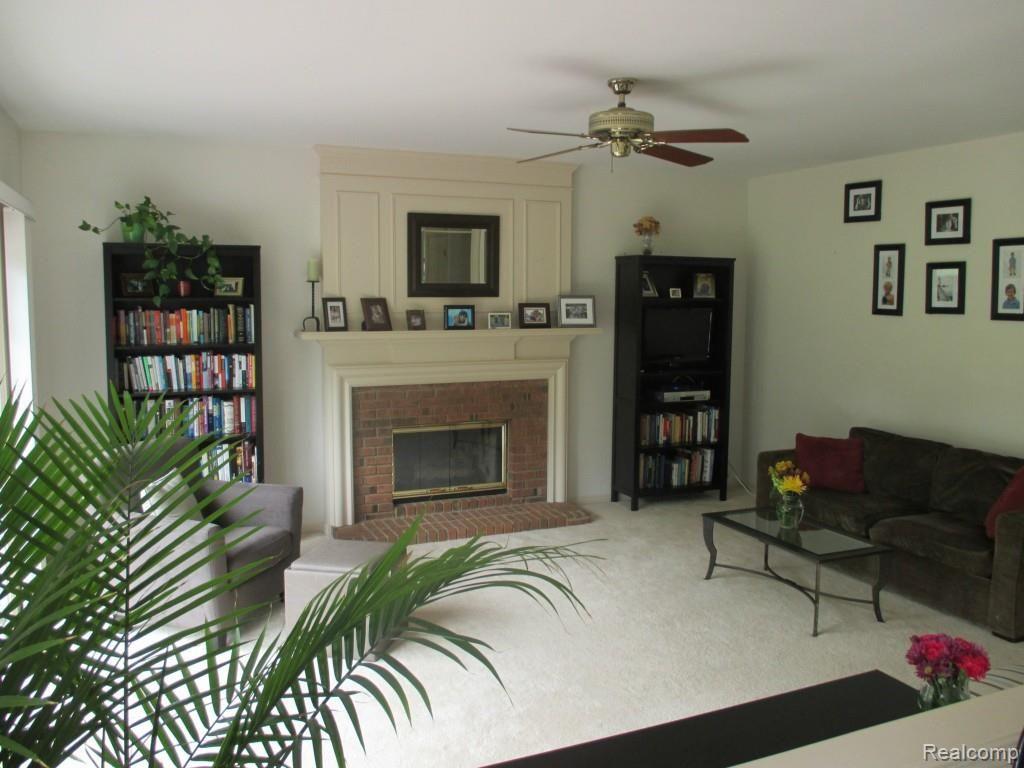 2356 Pleasant View Drive Rochester, MI 48306 - Photo 8 of 22 FR2.jpg