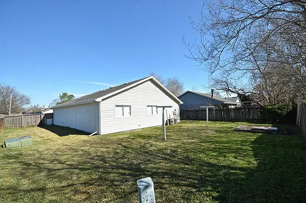 $1,800 | 10143 Towne Mist Drive, Sugar Land, TX 77498