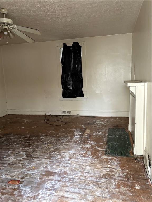 306 Park Road Ambridge, PA 15003 - Photo 29 of 43 a view of a walk in closet