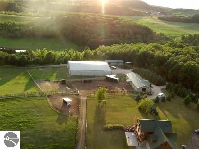 4520 South Schomberg Road Cedar, MI 49621 - Photo 30 of 50 1731126-29.JPG