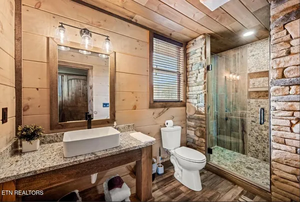 $2,050,000 | 2004 Thistle Thorn Trail, Sevierville, TN 37876