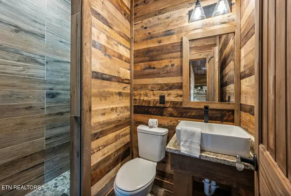 $2,050,000 | 2004 Thistle Thorn Trail, Sevierville, TN 37876