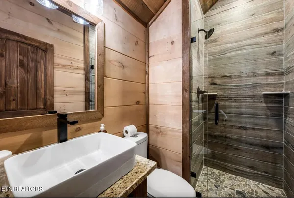 $2,050,000 | 2004 Thistle Thorn Trail, Sevierville, TN 37876