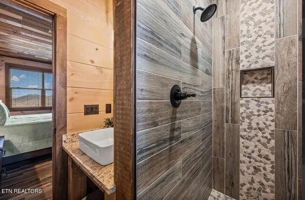 $2,050,000 | 2004 Thistle Thorn Trail, Sevierville, TN 37876