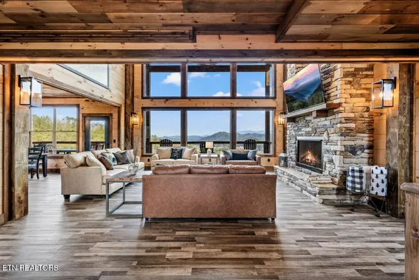 $2,050,000 | 2004 Thistle Thorn Trail, Sevierville, TN 37876