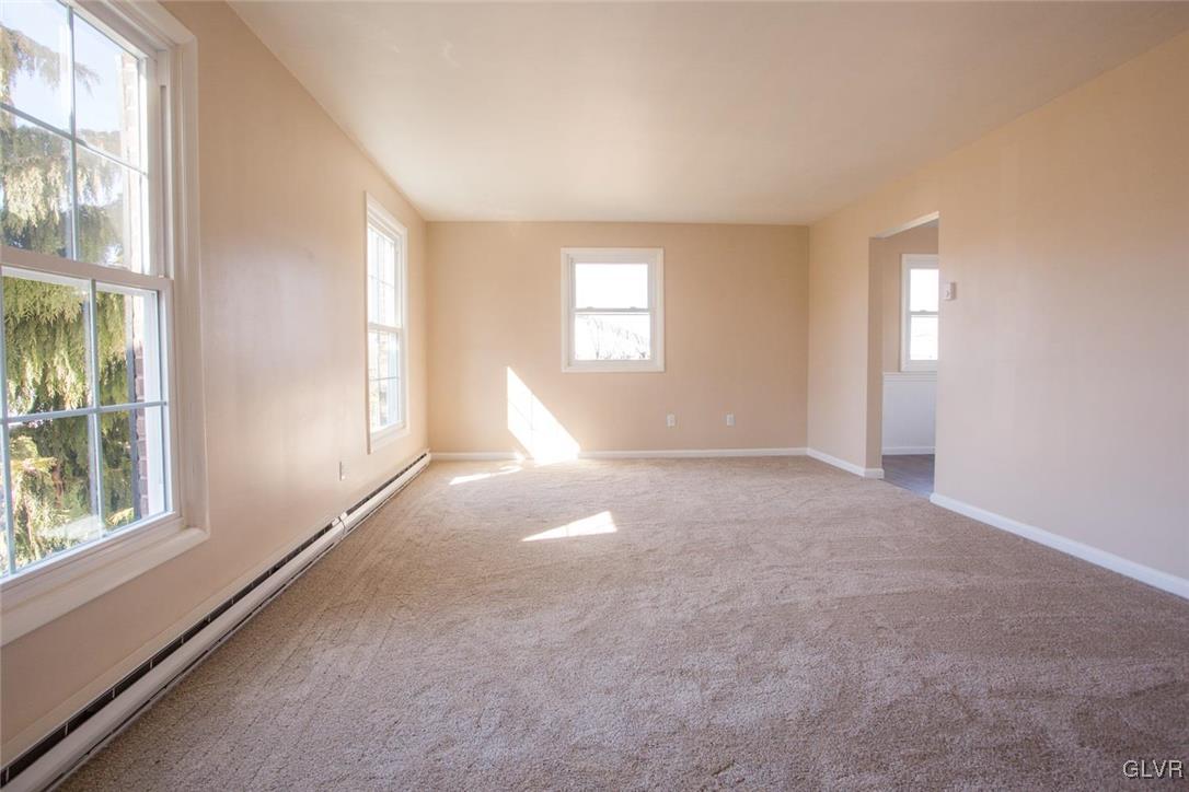 3341 Barklay Road Whitehall, PA 18052 - Photo 10 of 21 Gallery Image 10