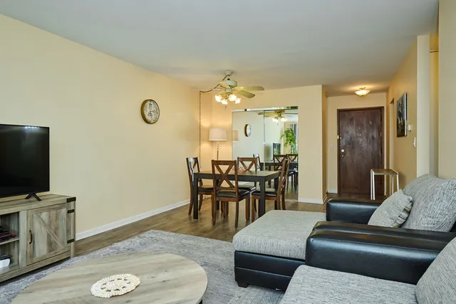 $155,000 | 8541 Lotus Avenue, Unit 712, Skokie, IL 60077