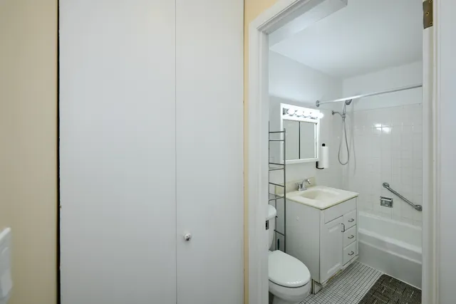 $155,000 | 8541 Lotus Avenue, Unit 712, Skokie, IL 60077