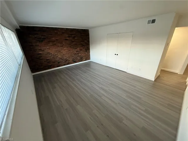 $925 | 222 North Hawthorne Road, Unit B, Winston-Salem, NC 27104