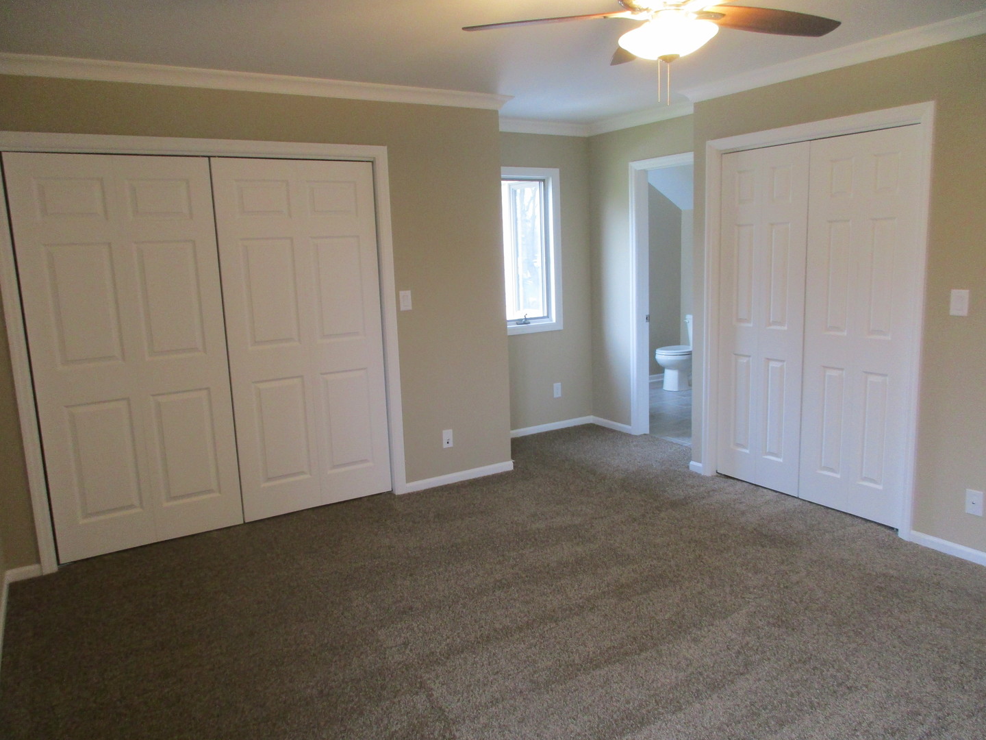 507 San Carlos Road Minooka, IL 60447 - Photo 14 of 48 an empty room with closet area