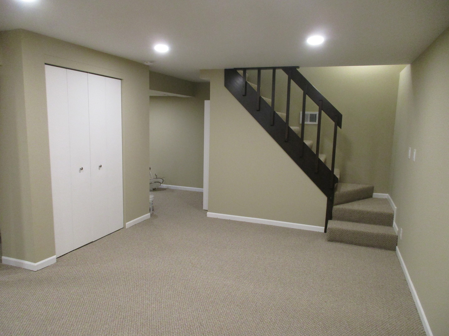 507 San Carlos Road Minooka, IL 60447 - Photo 32 of 48 a view of an entryway