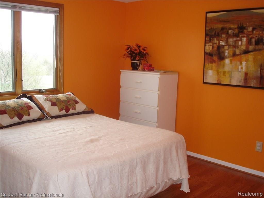 8715 Rattalee Lake Road Clarkston, MI 48348 - Photo 25 of 49 Bedroom #2
