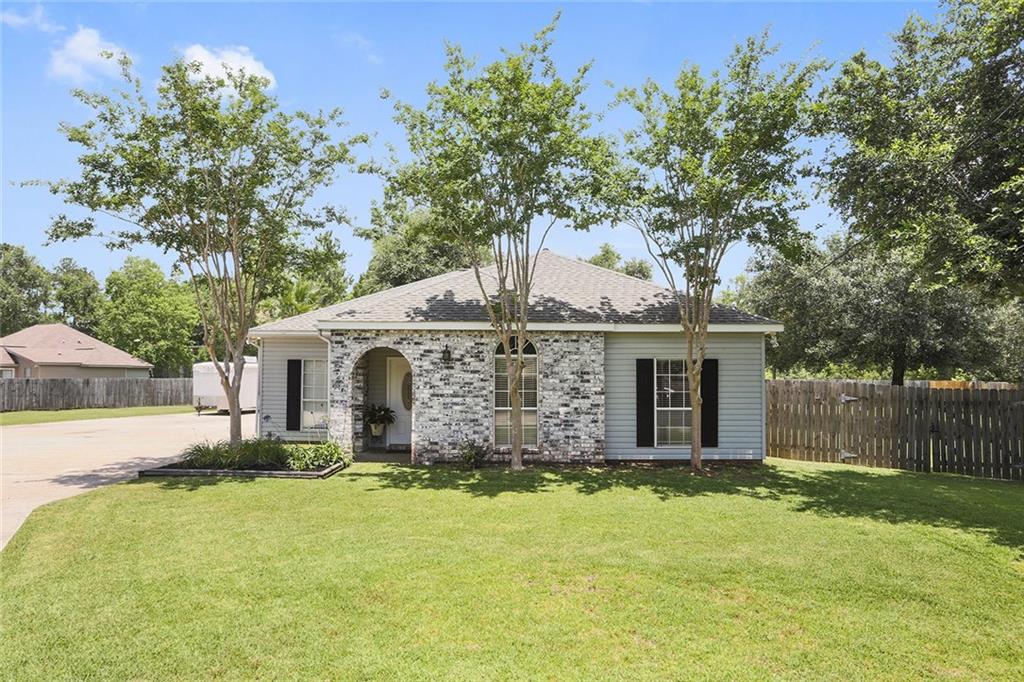 62171 Raymond Road Lacombe, LA 70445 - Photo 1 of 19 Gallery Image 1