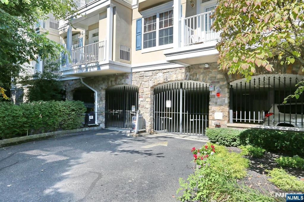 175 Rochelle Avenue, Unit 321 Rochelle Park, NJ 07662 - Photo 42 of 50