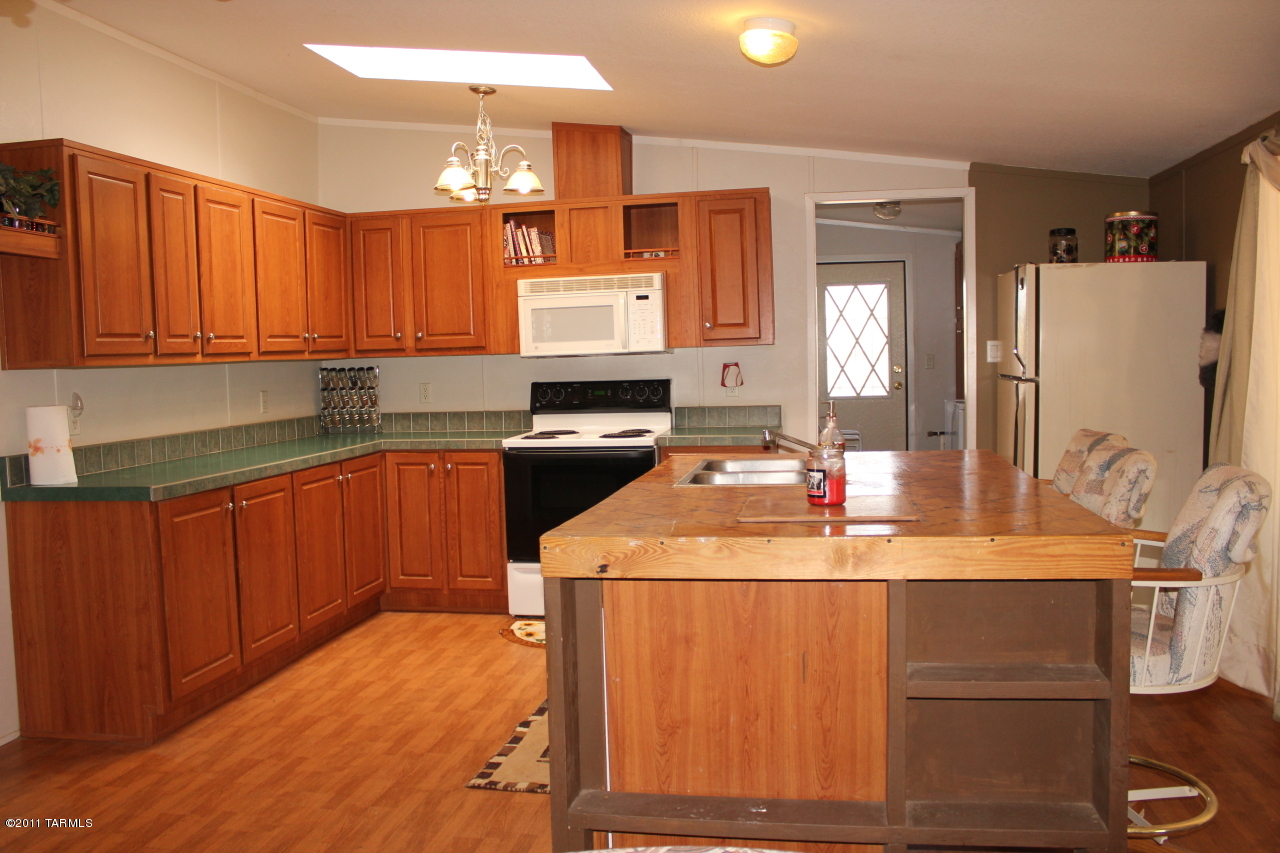 7060 North Gemstone Road Tucson, AZ 85743 - Photo 7 of 20