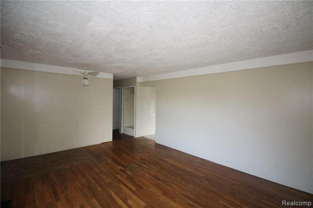 32175 Bruce Street Romulus, MI 48174 - Photo 3 of 19